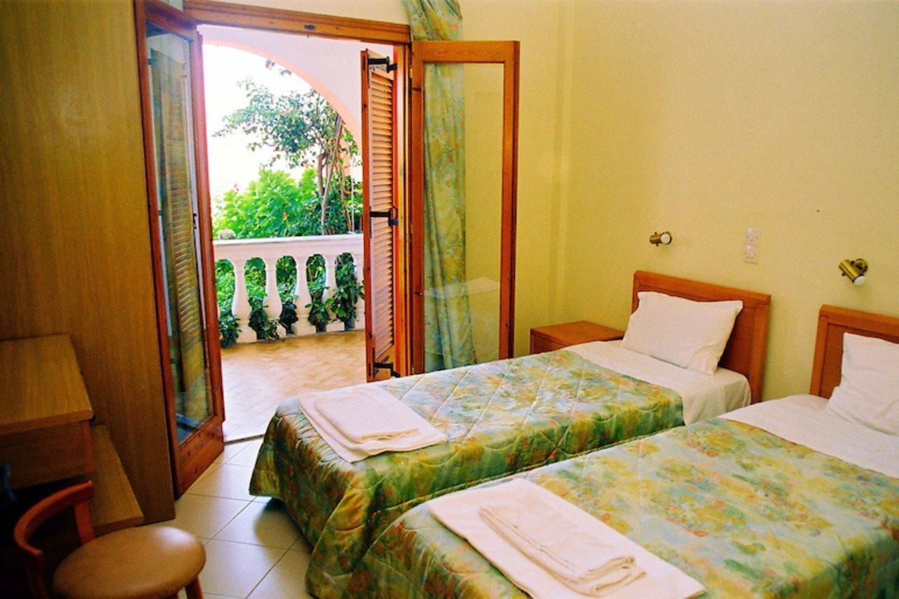 Dionysos Apartments Apraos Bagian luar foto
