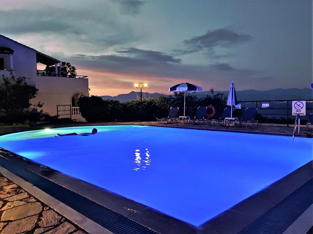Dionysos Apartments Apraos Bagian luar foto