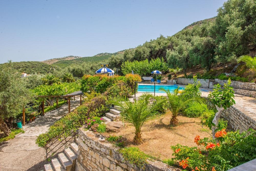 Dionysos Apartments Apraos Bagian luar foto