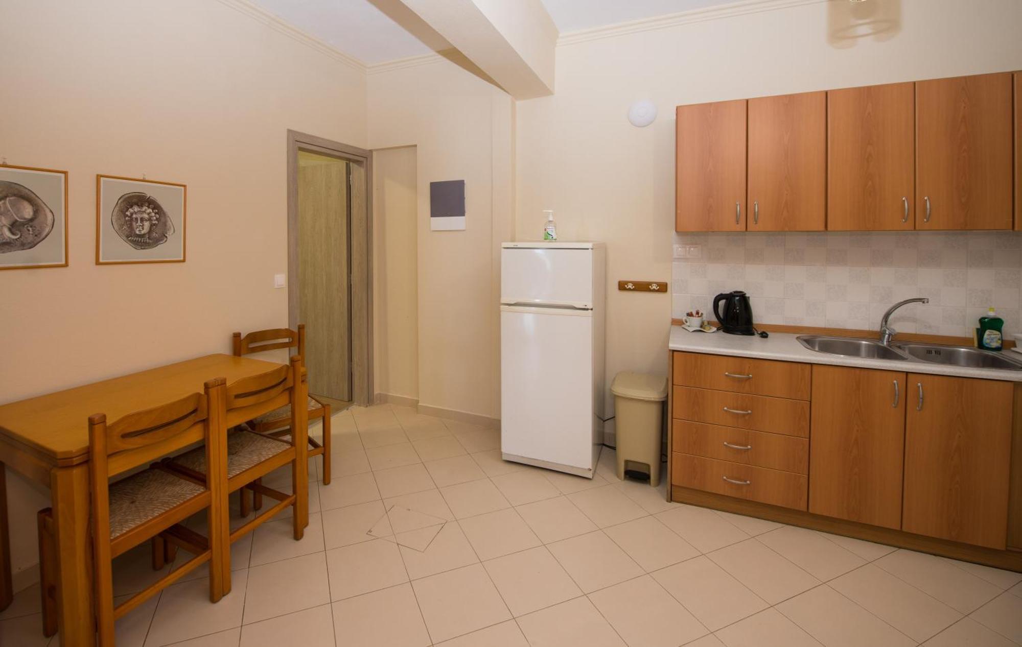 Dionysos Apartments Apraos Ruang foto