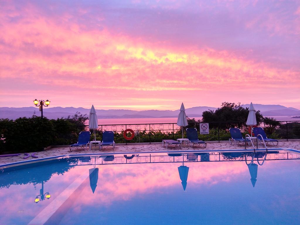 Dionysos Apartments Apraos Bagian luar foto