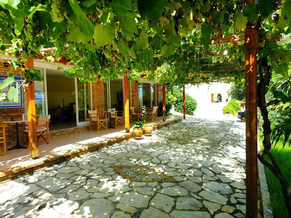 Dionysos Apartments Apraos Bagian luar foto