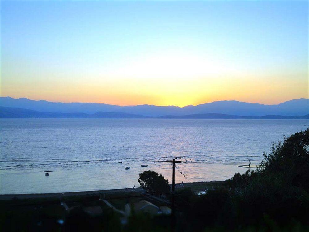 Dionysos Apartments Apraos Bagian luar foto