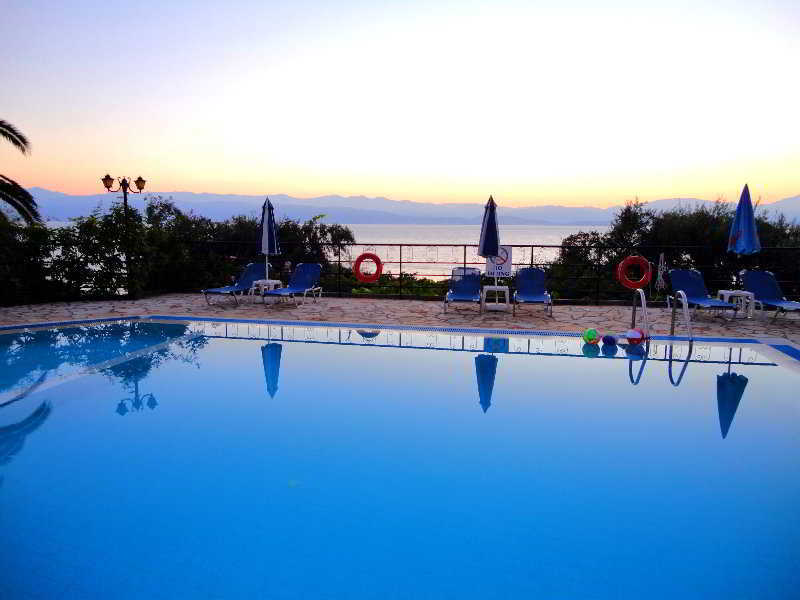 Dionysos Apartments Apraos Bagian luar foto