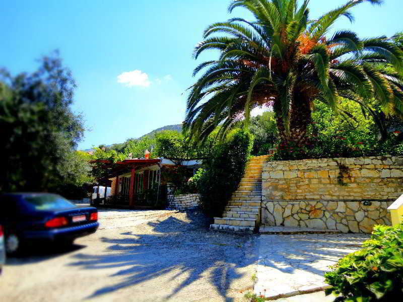 Dionysos Apartments Apraos Bagian luar foto