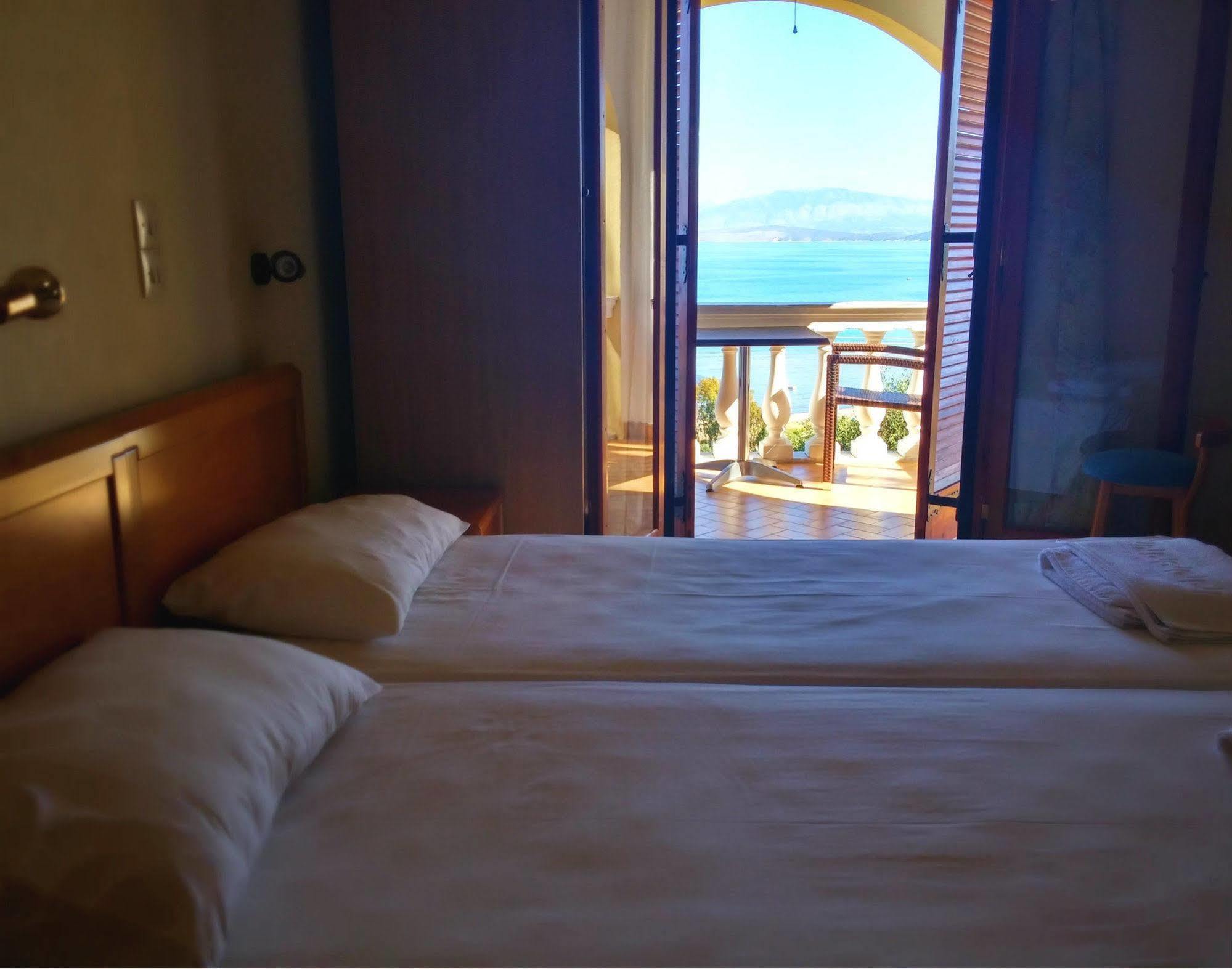 Dionysos Apartments Apraos Bagian luar foto