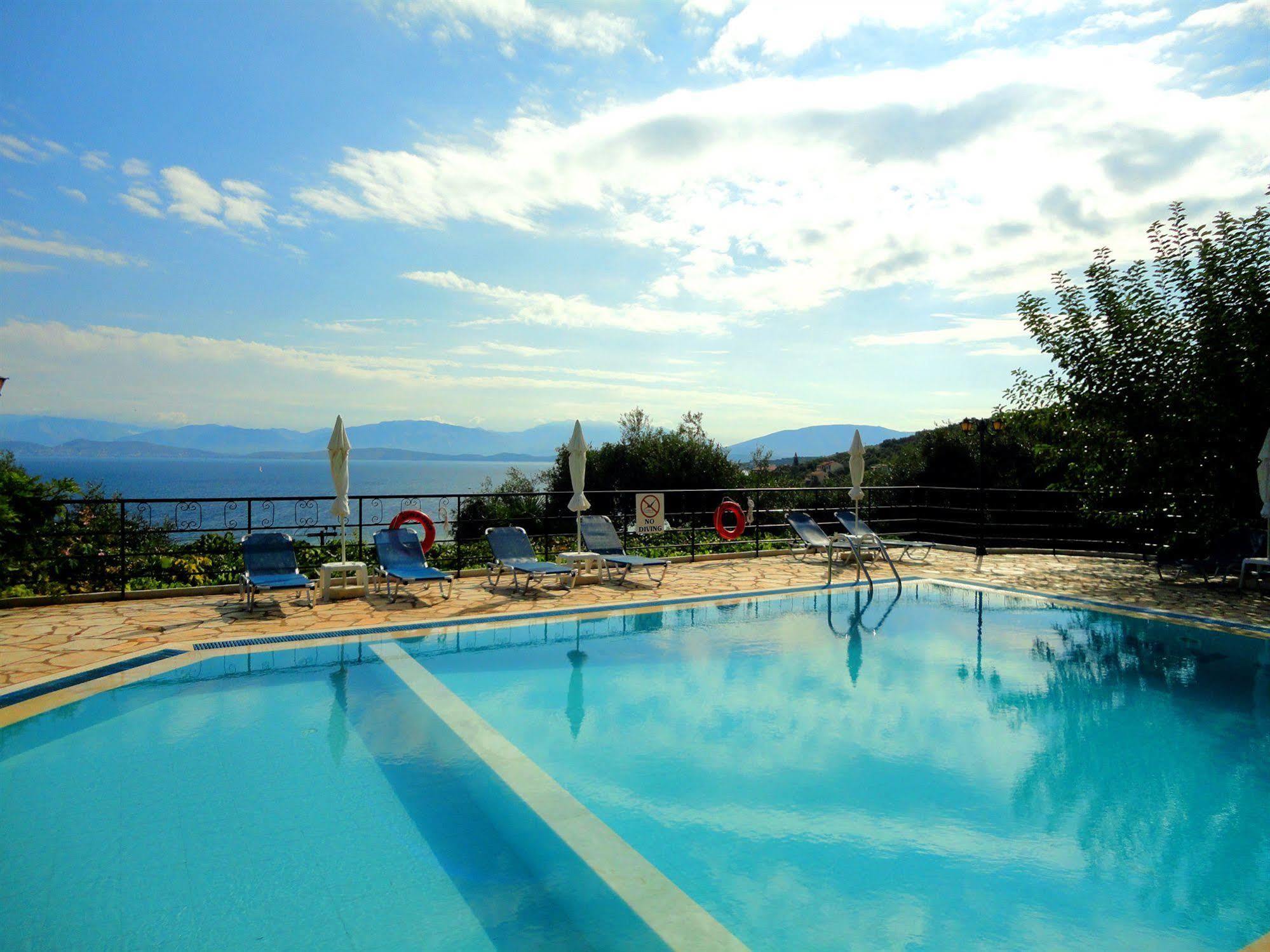 Dionysos Apartments Apraos Bagian luar foto