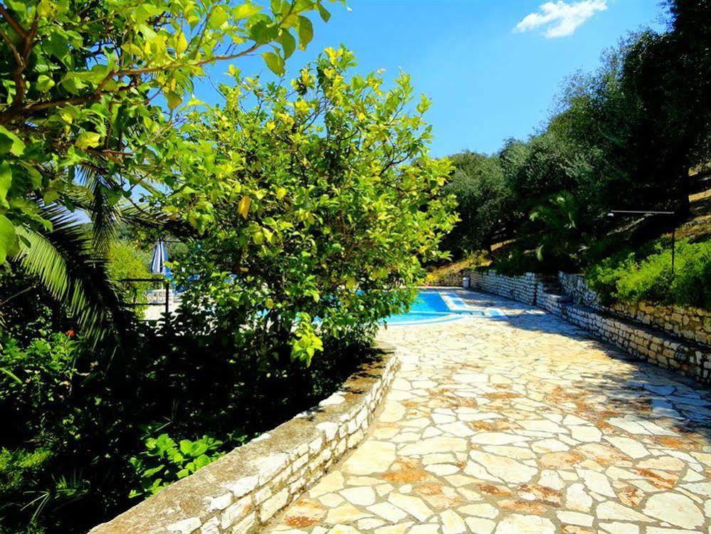 Dionysos Apartments Apraos Bagian luar foto